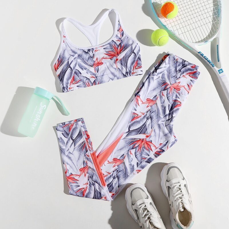 

Floral Halter Sports Bra & Mesh Insert Leggings Set, Multicolor