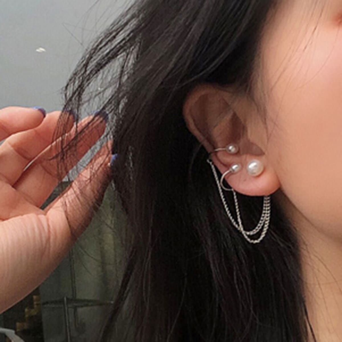 

1pc Faux Pearl Ear Cuff, Silver