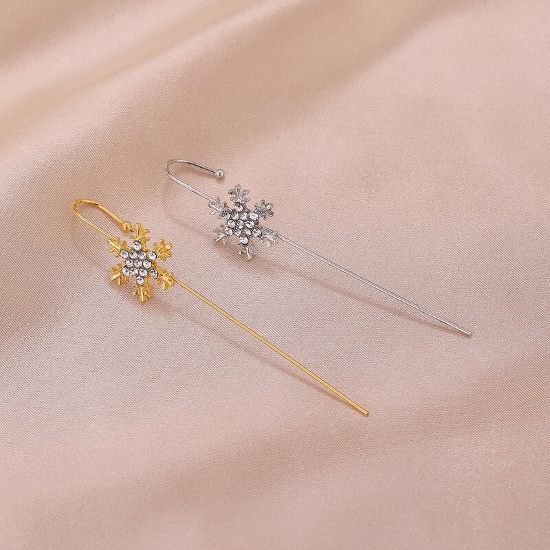 

2pcs Rhinestone Snowflake Ear Cuff, Multicolor