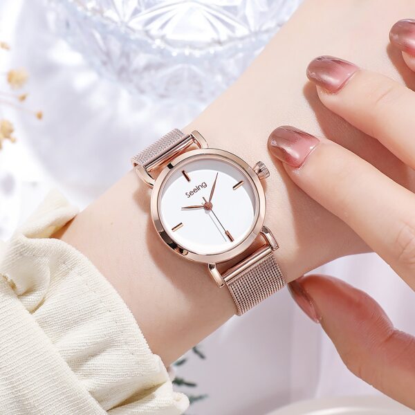 

Round Pointer Mesh Strap Quartz Watch