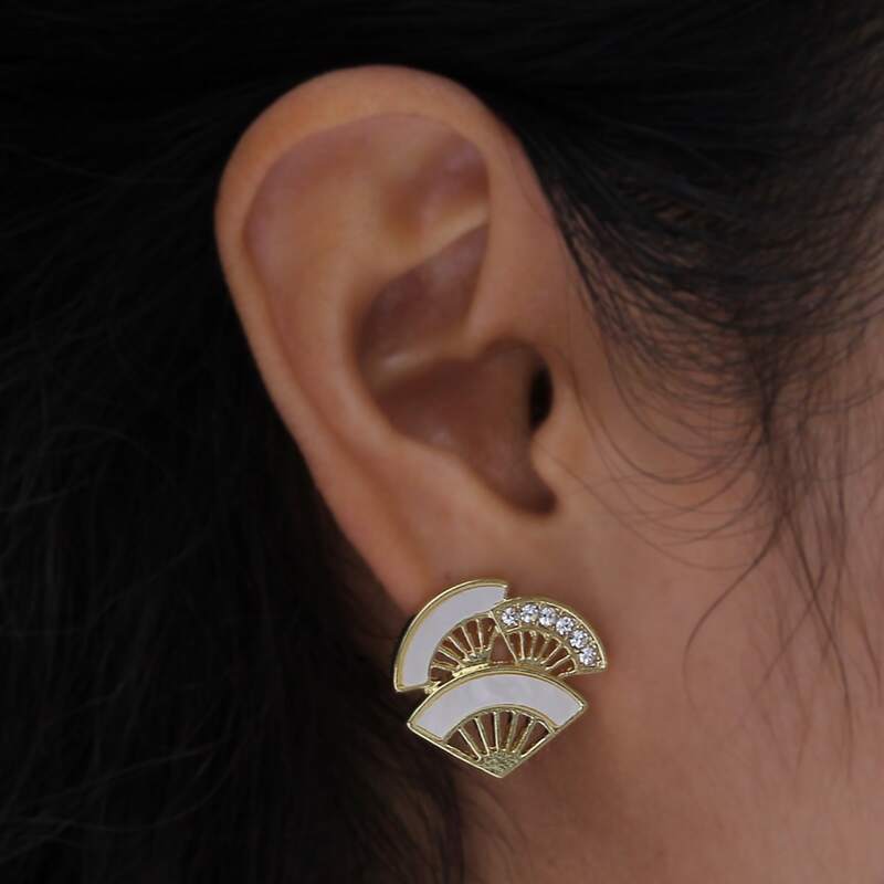 

Fan Design Stud Earrings, White