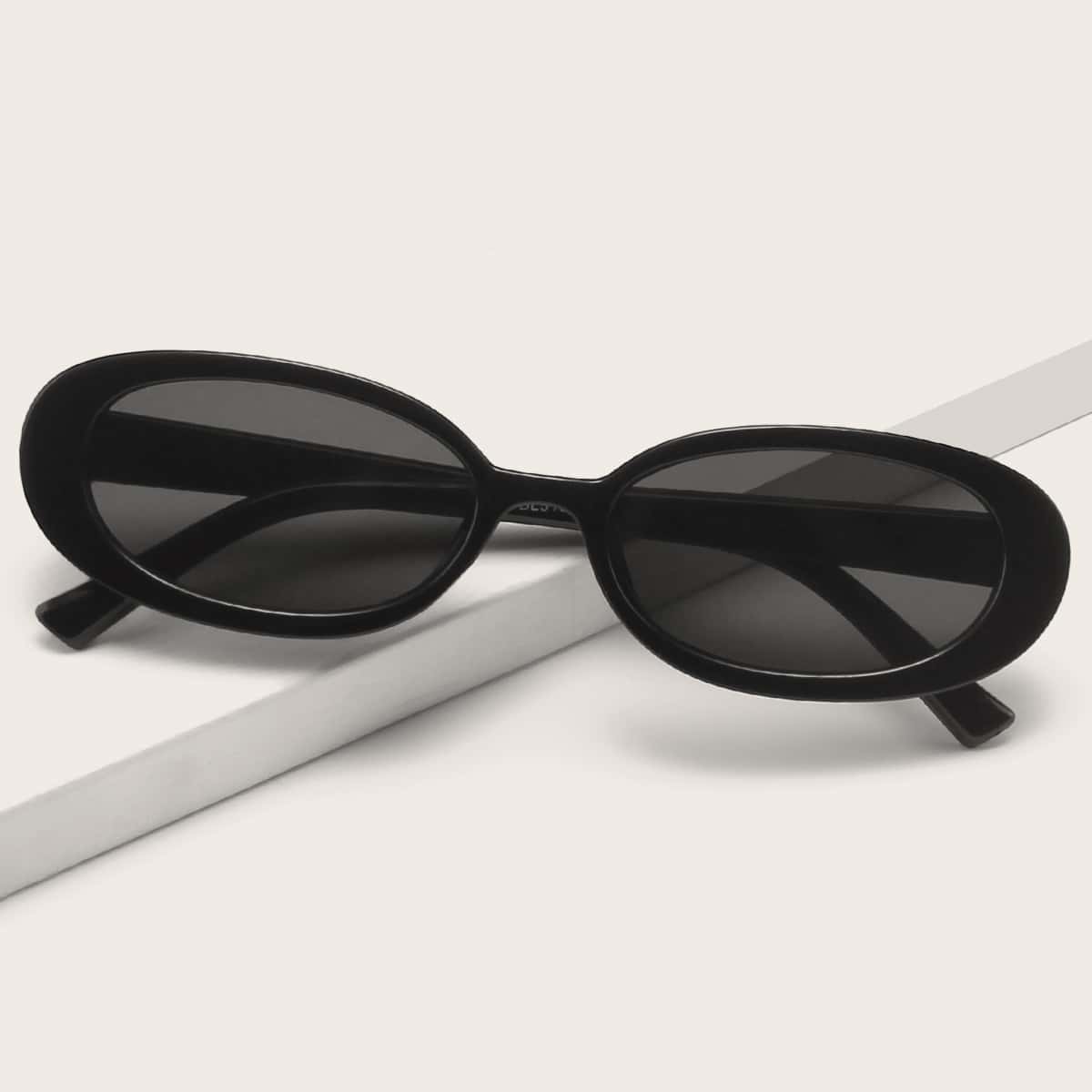 

Oval Frame Sunglasses, Black