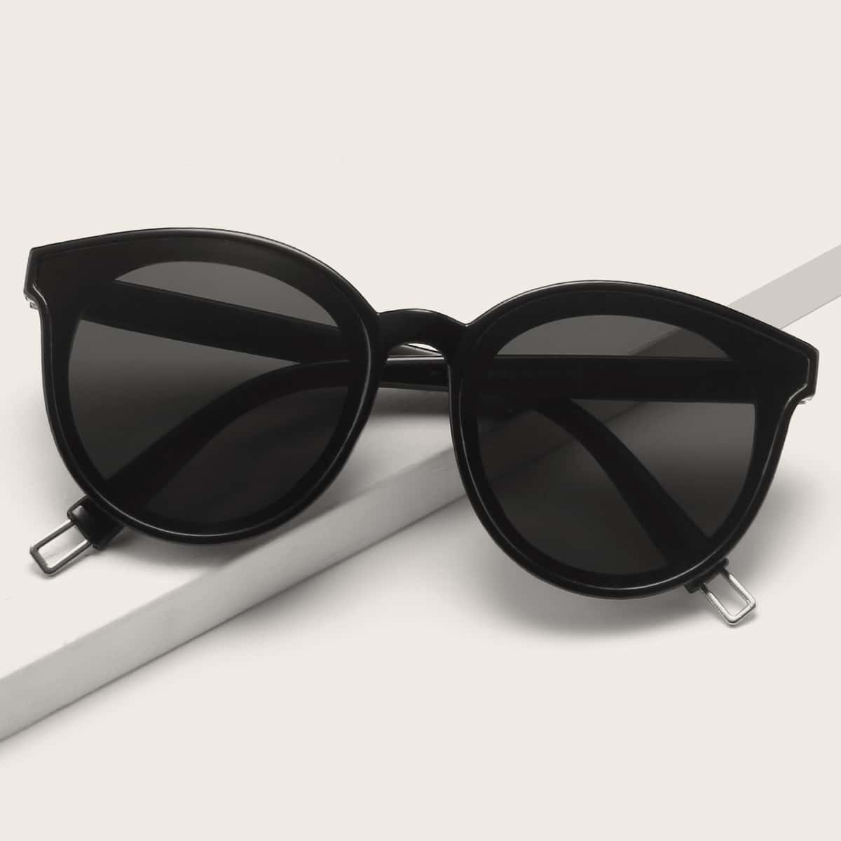 

Round Frame Sunglasses, Black