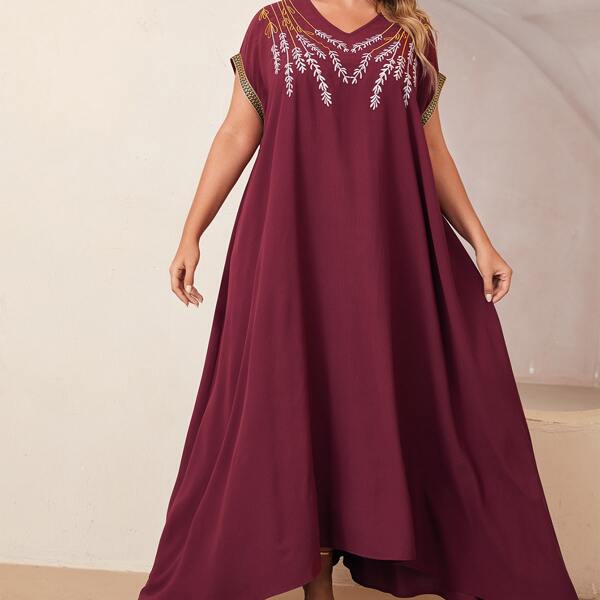 

Plus V-neck Batwing Sleeve Embroidery Detail Dress, Maroon
