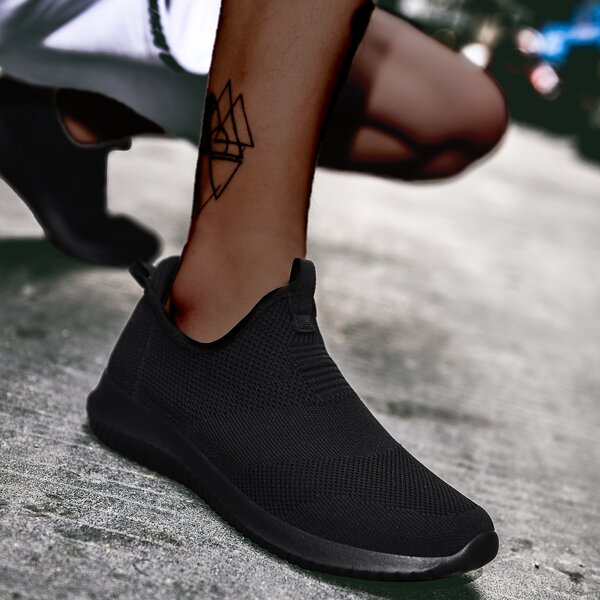 

Men Minimalist Slip On Running Shoes, Black