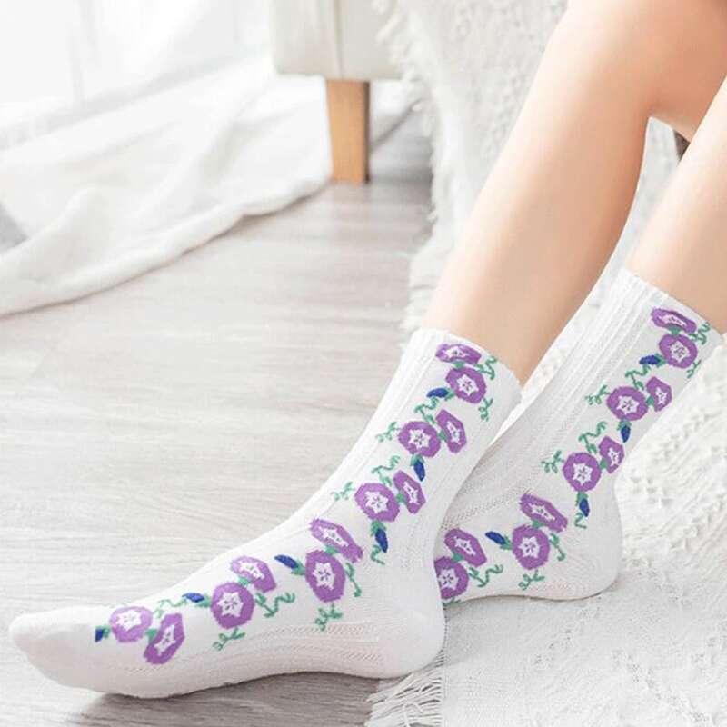 

1pair Flower Graphic Crew Socks, White