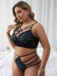 Plus Floral Lace Lattice Underwire Lingerie Set - Black - View 3