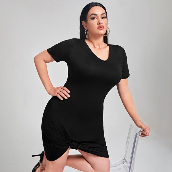 

Plus Scoop Neck Twist Hem Dress, Black