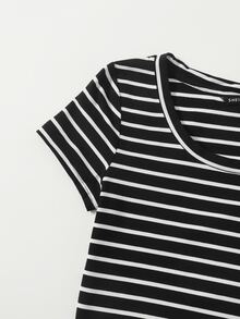 Camiseta corta de cuello redondo de rayas - Negro - Ver 4