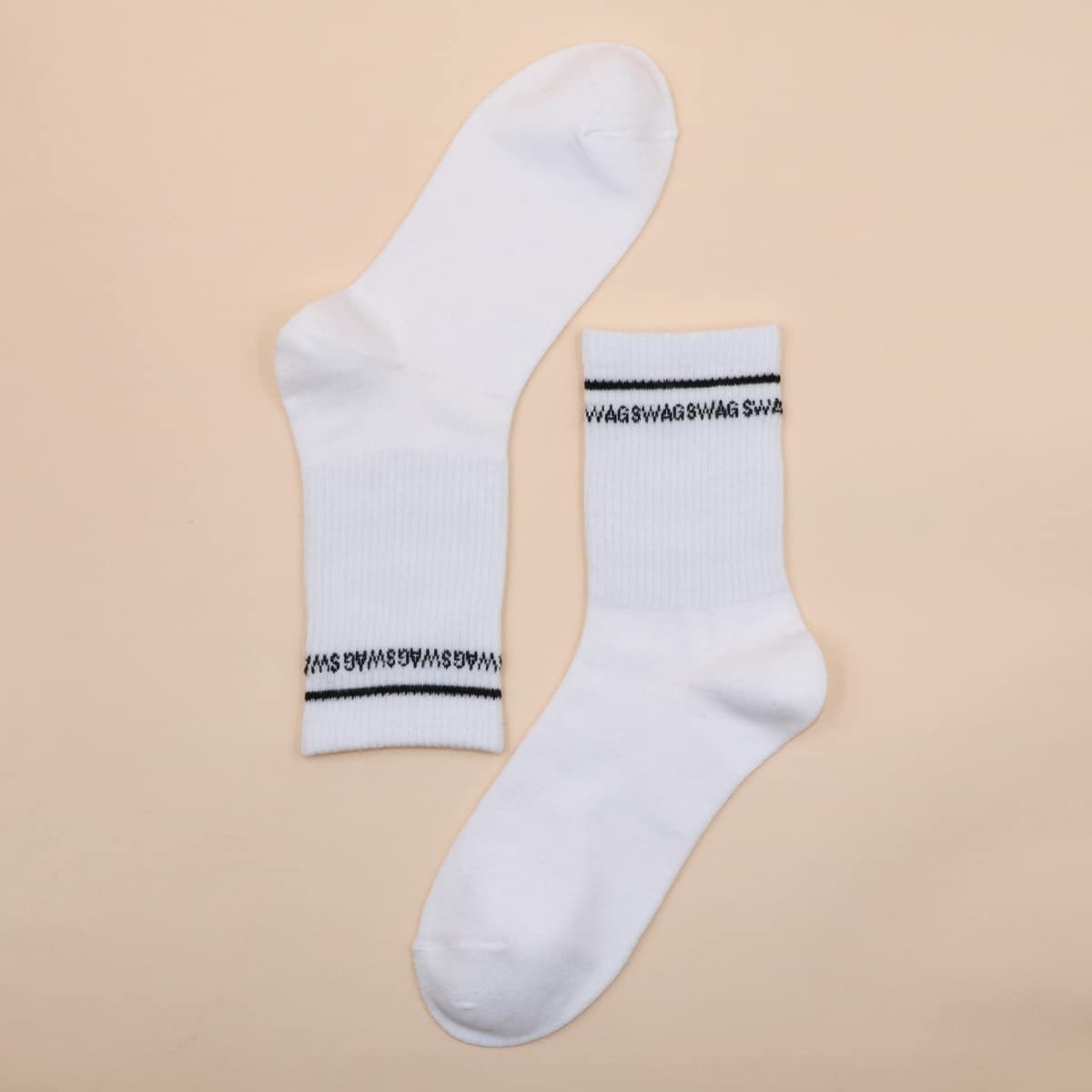 

Guys Letter Graphic Socks, White