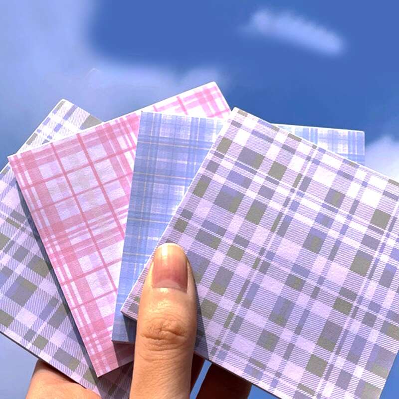 

1pc Plaid Pattern Random Memo Pad, Multicolor