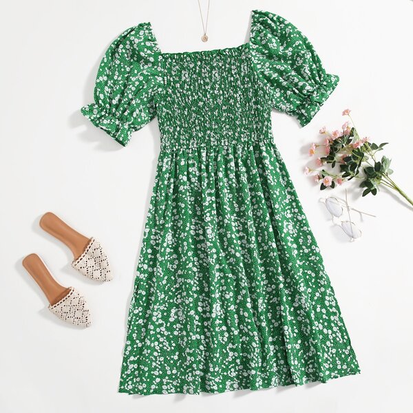 

Ditsy Floral Shirred Puff Sleeve Flared Dress, Green