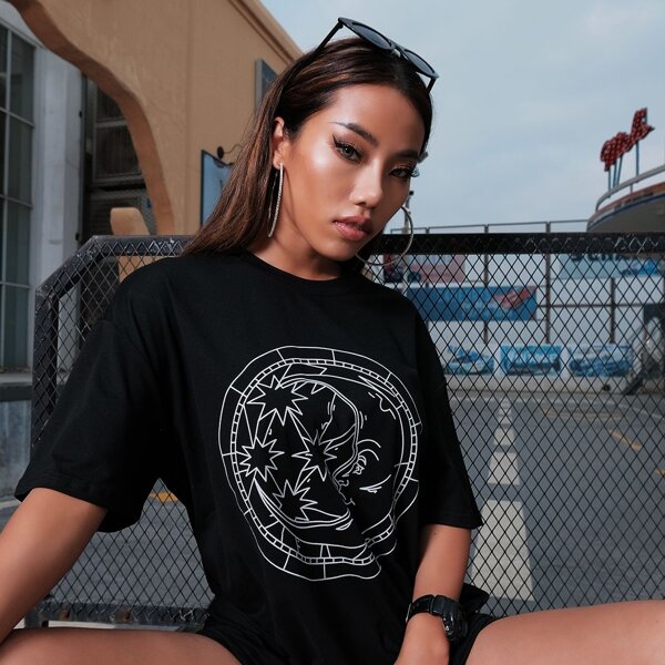 

Graphic Print Drop Shoulder Longline Tee, Black