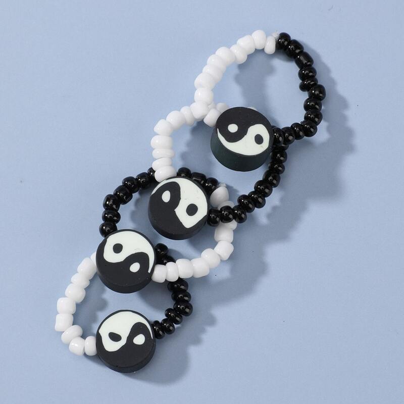 

4pcs Yin & Yang Beaded Ring, Black and white