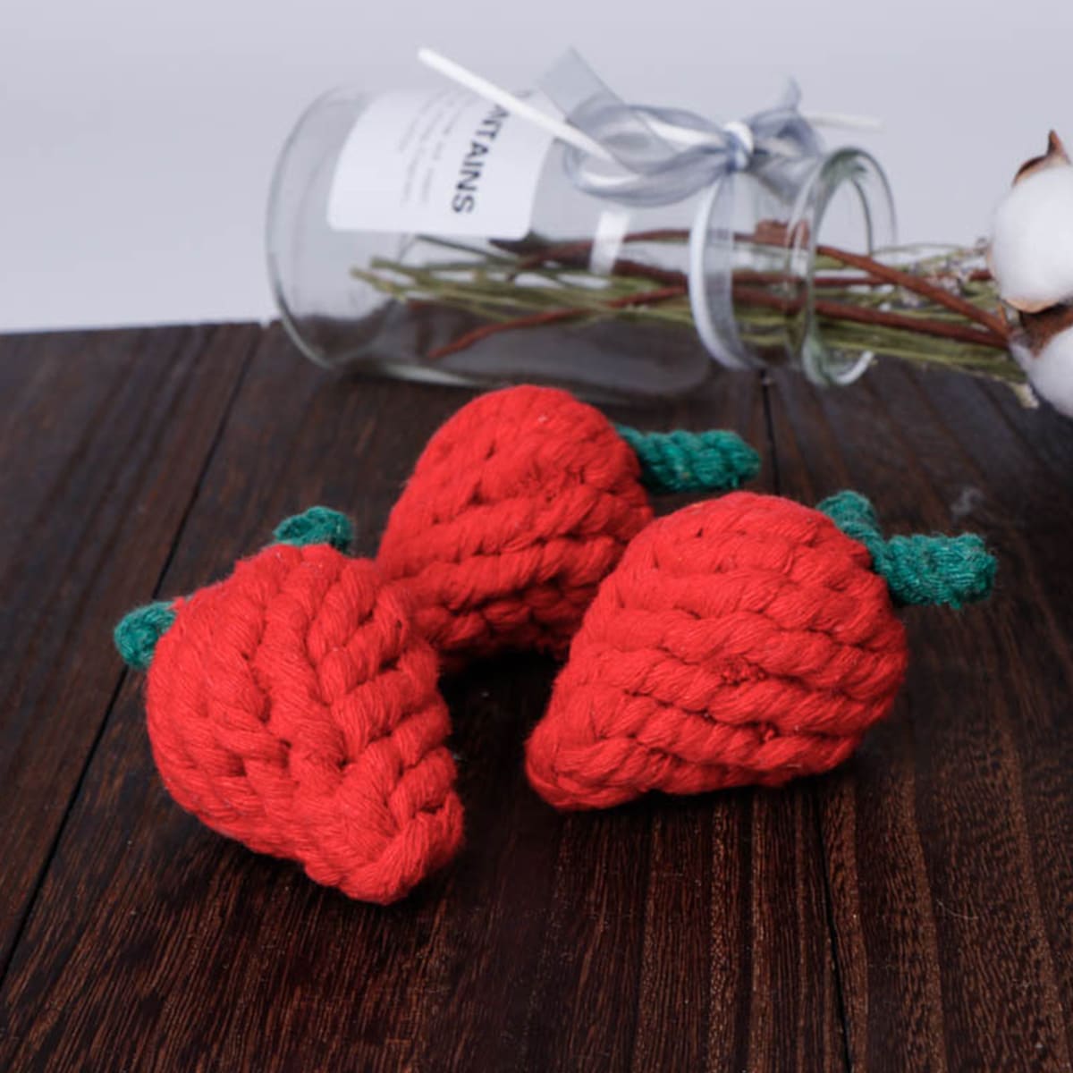 

1pc Strawberry Shaped Pet Chew Toy, Red