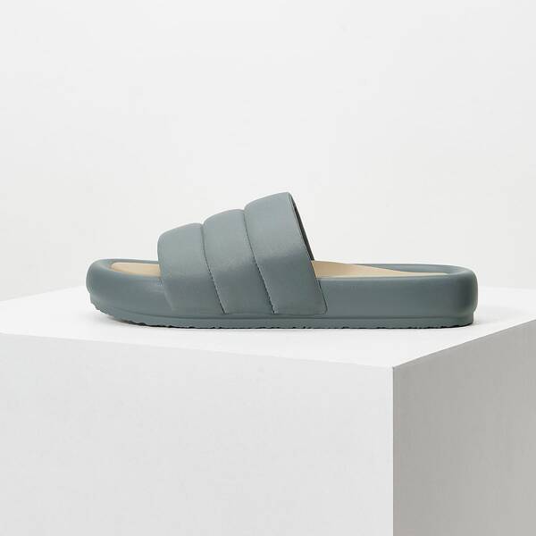 

QUILTED SLIDE SANDALS, Grey