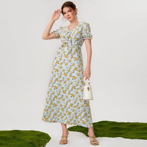 

Knot Front Ditsy Floral Dress, Multicolor