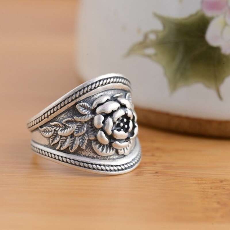 

Floral Engraved Ring, Antique silver