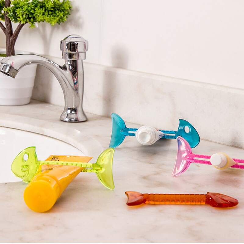 

1pc Random Fish Toothpaste Squeezer, Multicolor