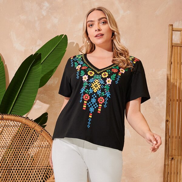 

Plus V Neck Floral Print Tee, Black