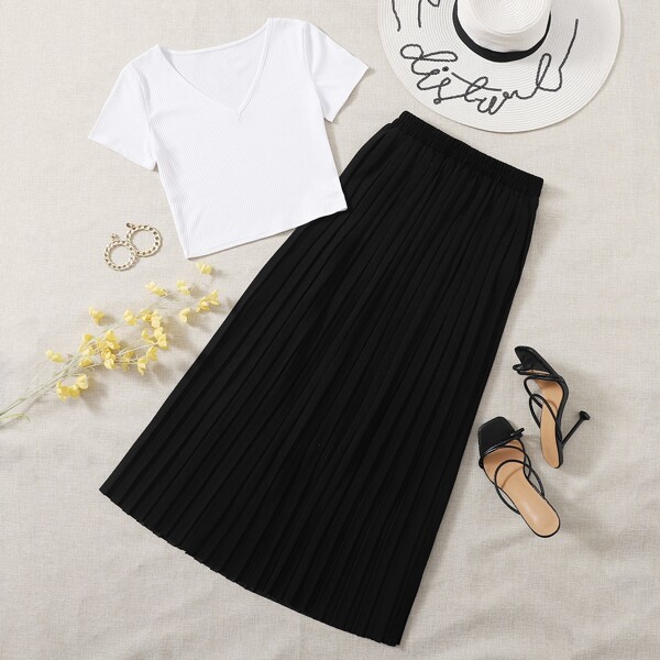 

V-neck Tee & Pleated Skirt, Black and white