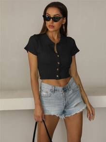 Geripptes Crop Top mit Knopf vorne - Schwarz - Übersicht 1