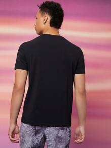 Manfinity Men Figure & Slogan Graphic Tee - Black - View 2