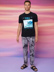 Manfinity Men Figure & Slogan Graphic Tee - Black - View 3