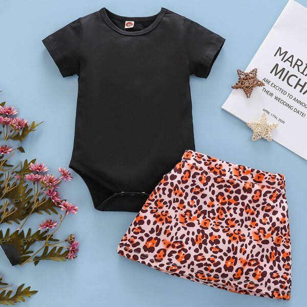 

Baby Girl Tee Bodysuit & Skirt, Multicolor