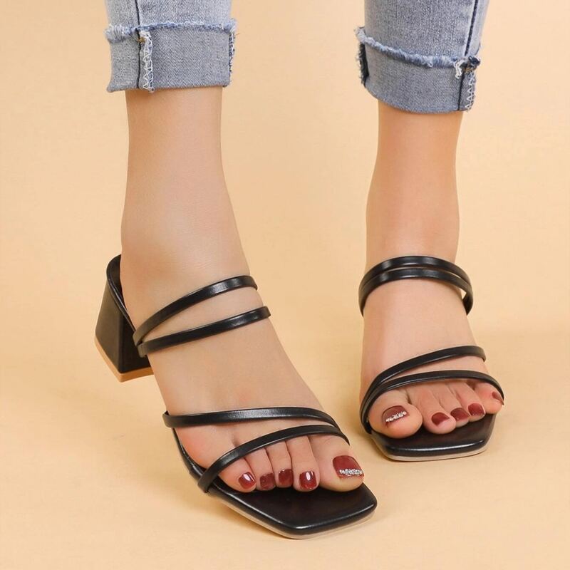 

Solid Chunky Heeled Mules, Black