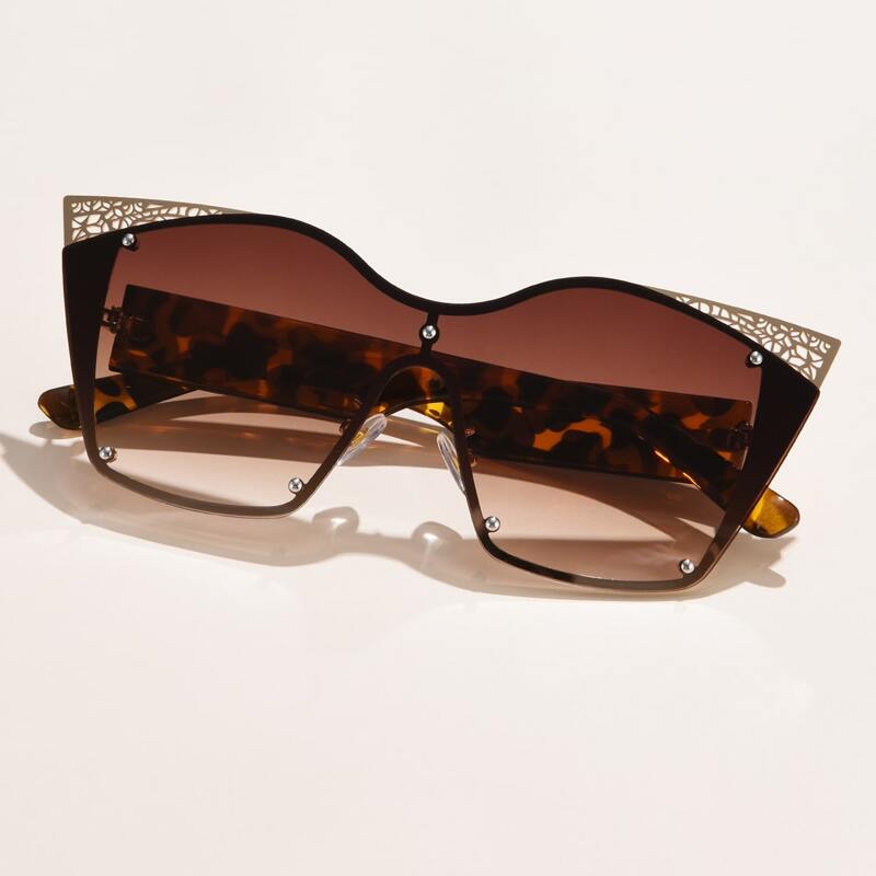 

Hollow Out Frame Sunglasses