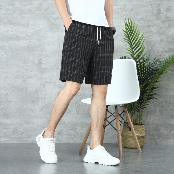 

Men Plaid Patched Drawstring Shorts, Black