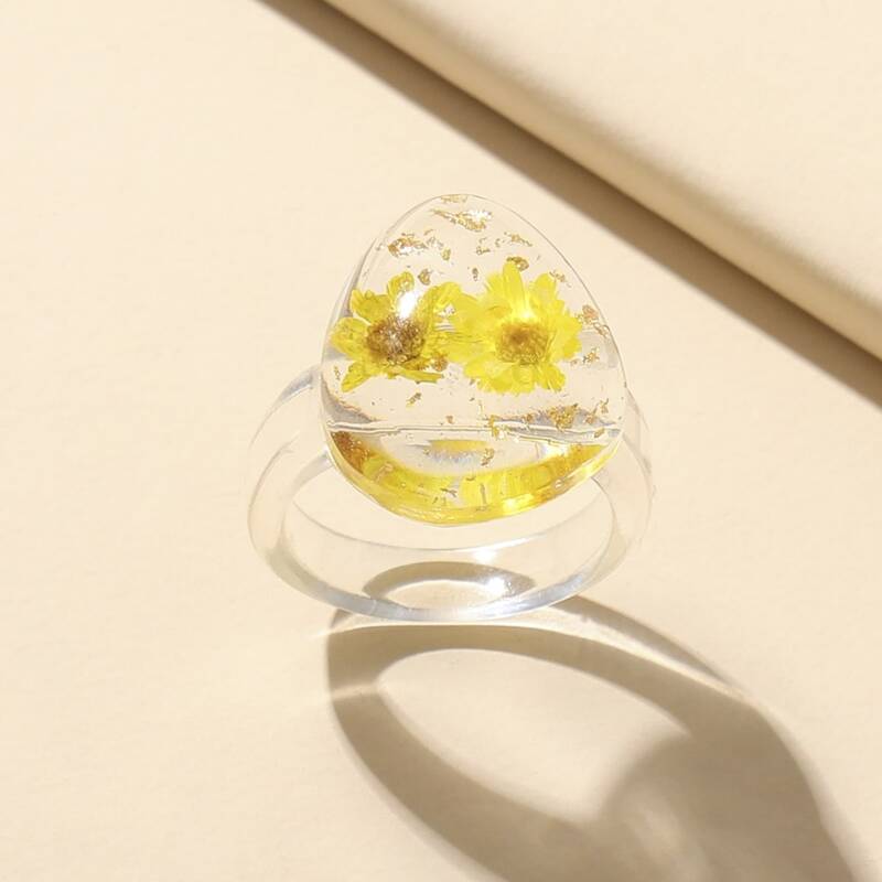 

Clear Flower Ring
