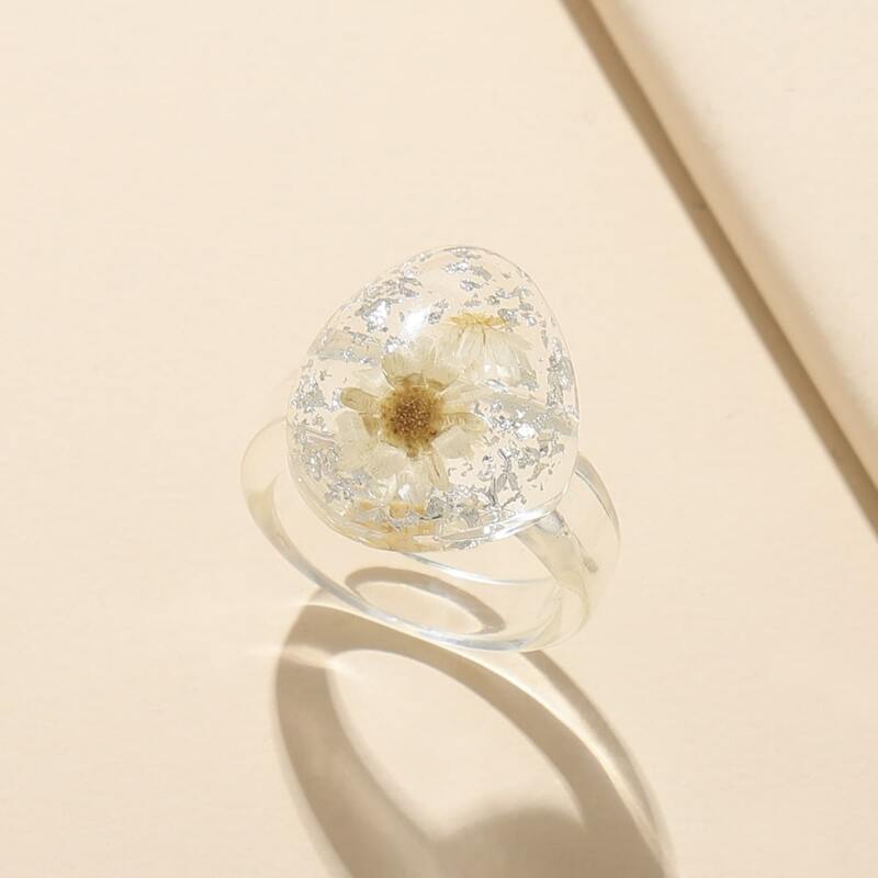 

Clear Flower Ring