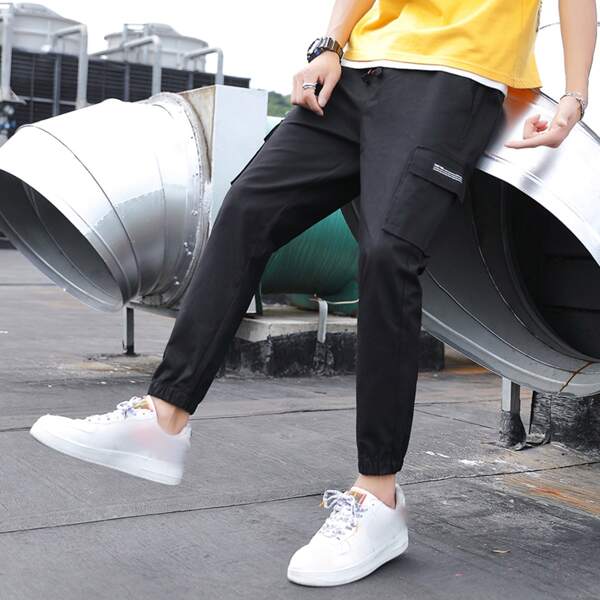 

Men Flap Pockets Drawstring Cargo Pants, Black