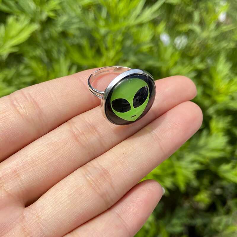 

1pc Alien Graphic Ring, Multicolor