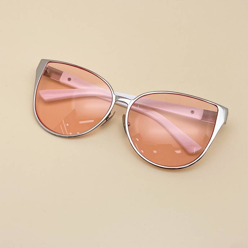 

Cat Eye Frame Sunglasses