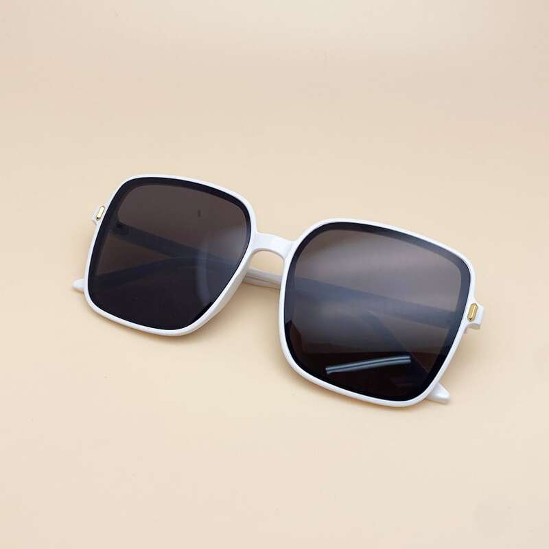 

Square Frame Sunglasses