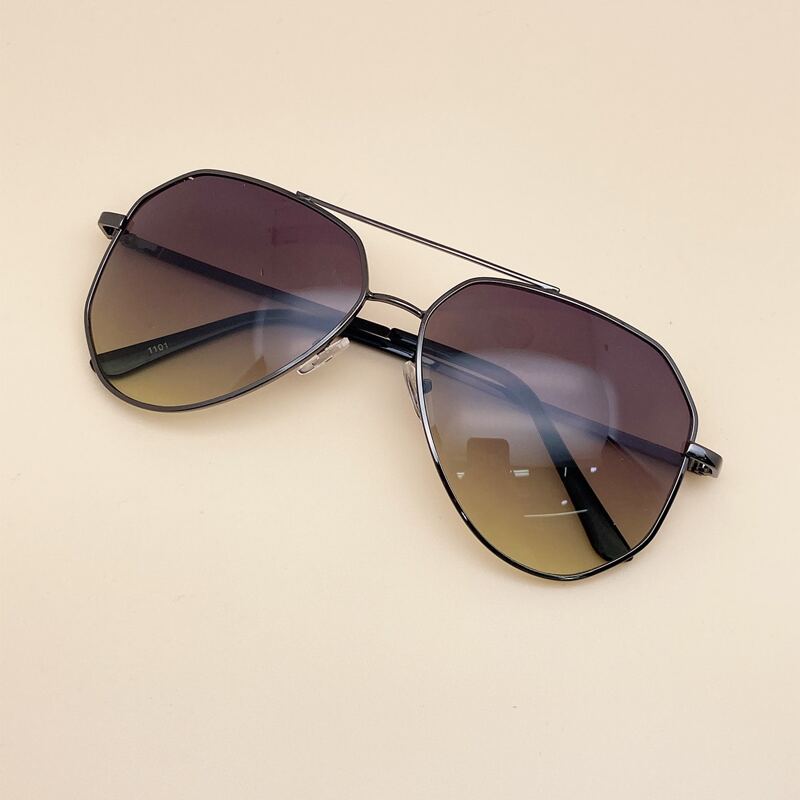 

Ombre Lens Frame Sunglasses
