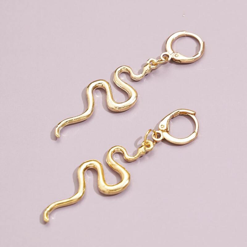 

Serpentine Design Drop Earrings, Gold