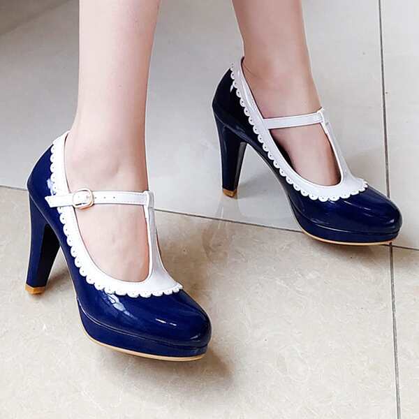 

Scallop Trim Patent Leather Mary Jane Pumps, Navy blue