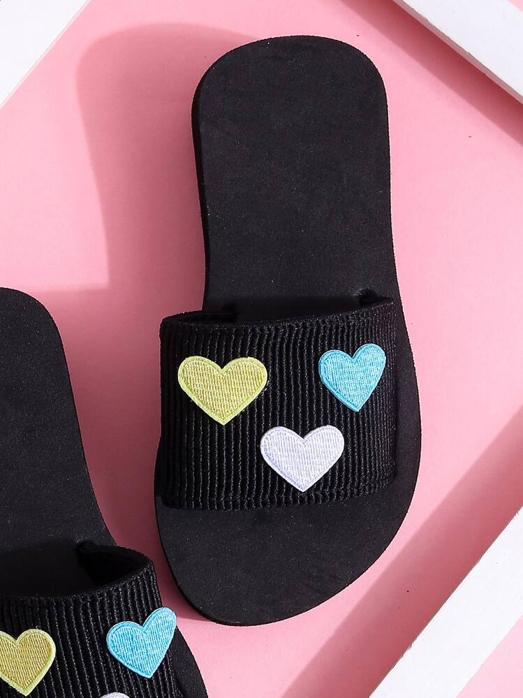 1pair Girls' Cute Heart Shaped Design Fashionable Casual Slippers - Black and White - View 3