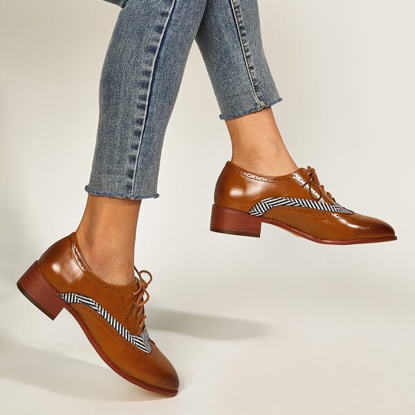

Lace Up Front Oxford Pumps, Brown