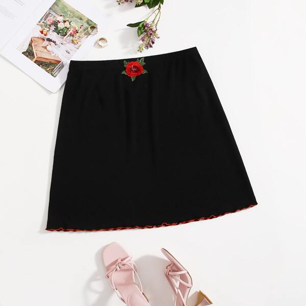 

Plus Flower Applique Lettuce Hem Ribbed Skirt, Black