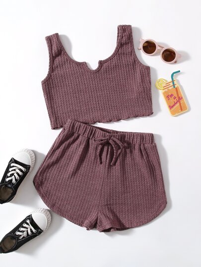 طقم شورت مع لباس علوي تانك محبوك وافل مقلم نمط الخس للبنات