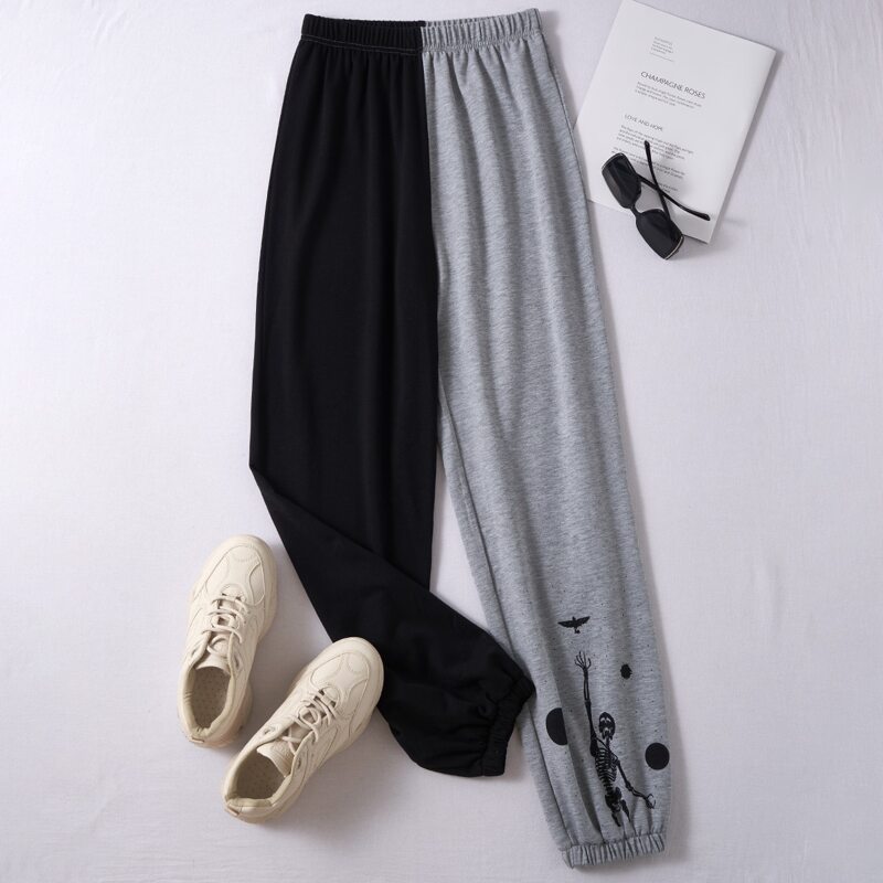 

Two Tone Skull Graphic Sweatpants, Multicolor