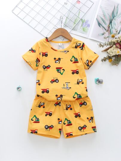 تي شيرت كرتوني برسومات الفتى الشاب مع شورت