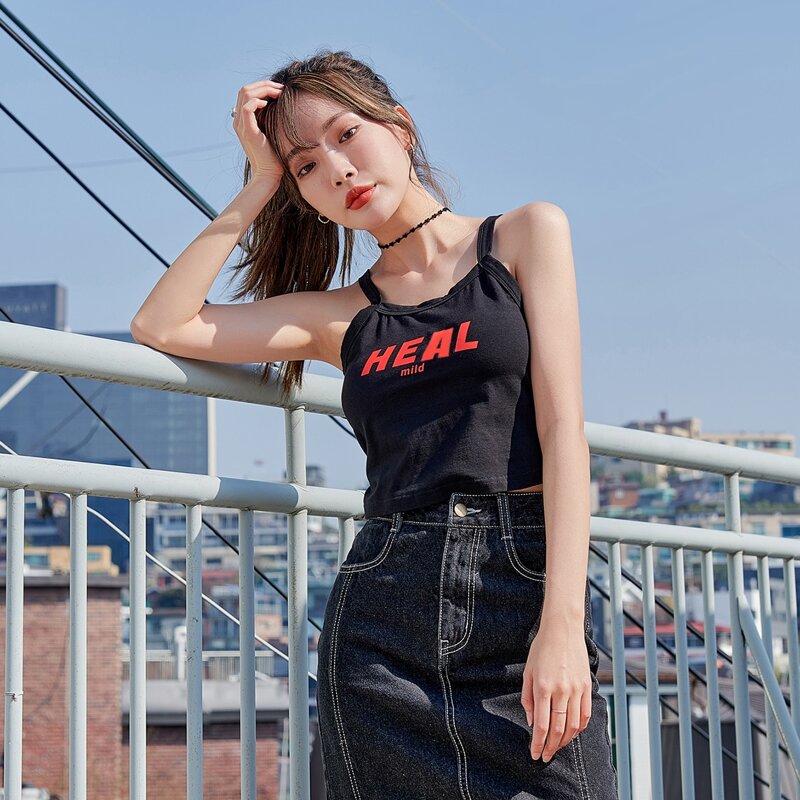 

1pc Letter Graphic Cami Top, Black