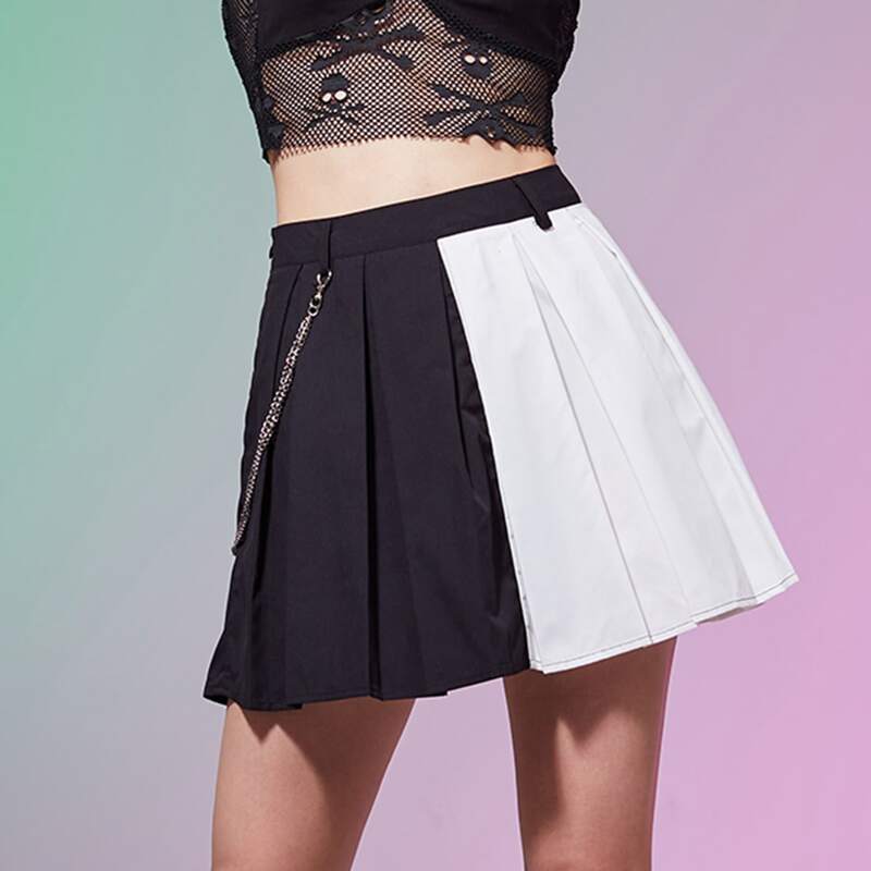 

Two Tone Pleated Chain Skirt, Black and white