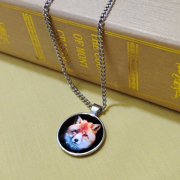 

Animal Print Round Charm Necklace, Silver